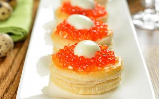 How to cook vol-au-vent with red caviar?