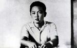 Ким Чен Ир е син на командира на Червената армия, който стана лидер на Северна Корея Ким Чен Ир и Юн