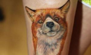 Fox tattoo – význam a design pro dívky a muže